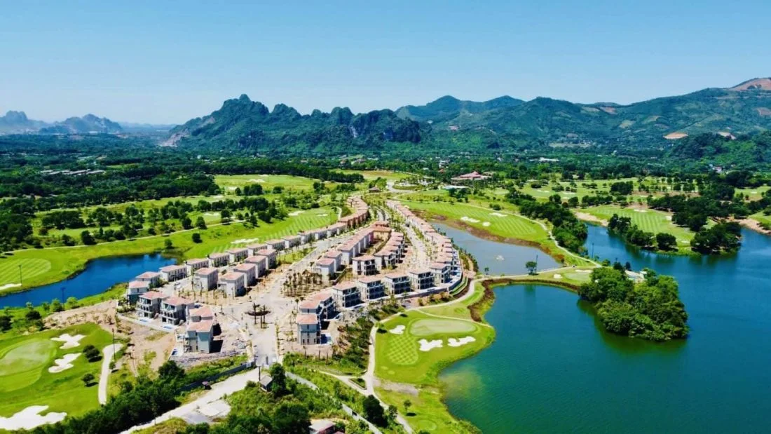 Biệt thự nghỉ dưỡng Wyndham Sky Lake Resort & Villas Chương Mỹ