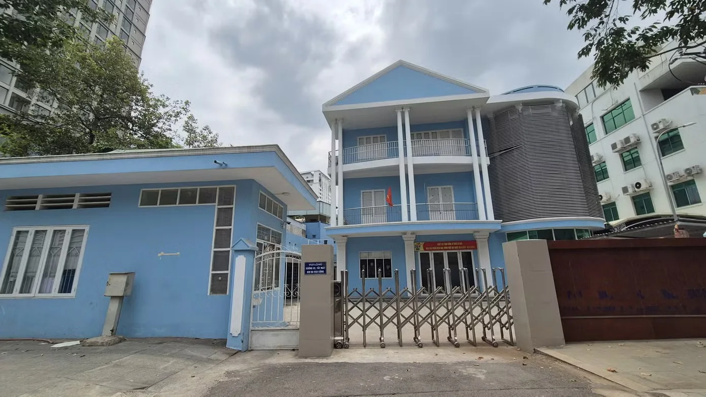 Cận cảnh nhiều trụ sở bỏ hoang, cỏ mọc um tùm... ở Đồng Nai- Ảnh 23.