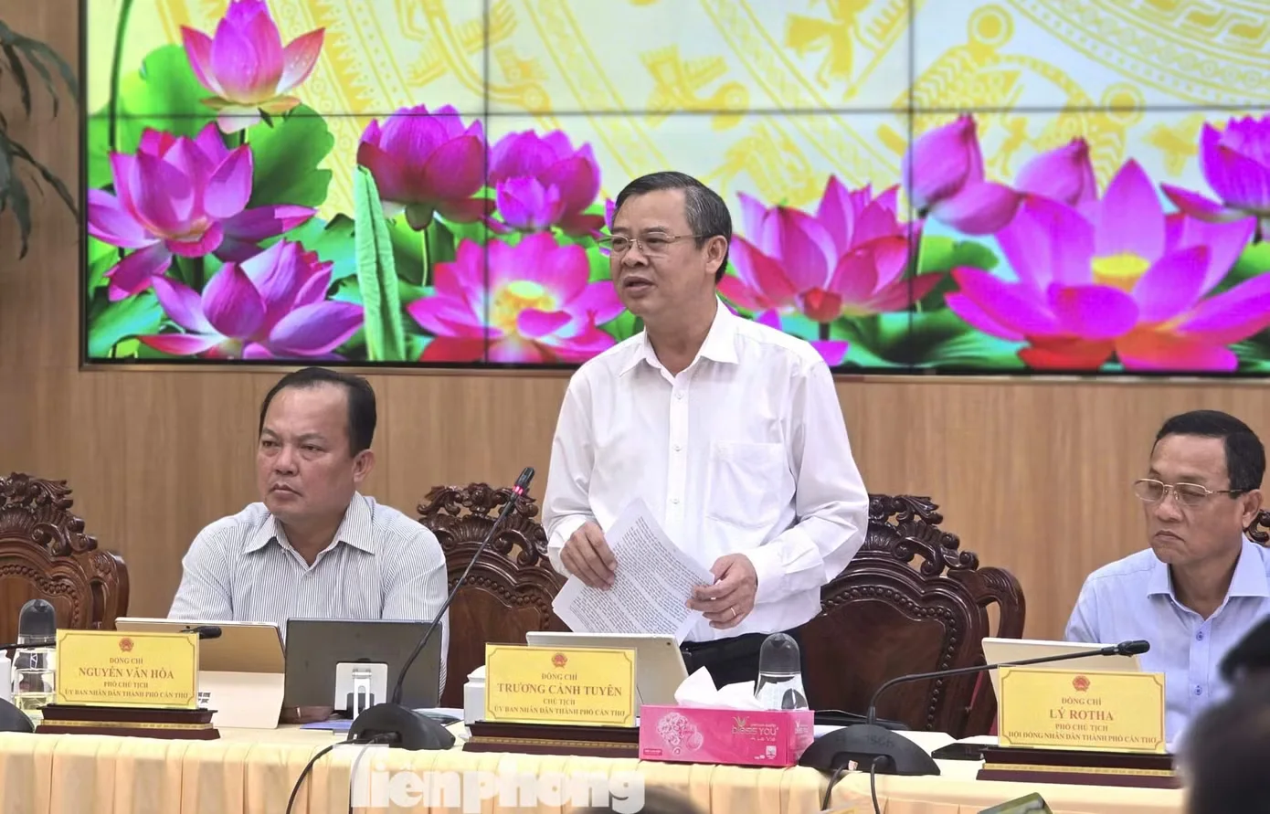 Có người nhắn tin cho Chủ tịch Cần Thơ nói việc rất lạ...