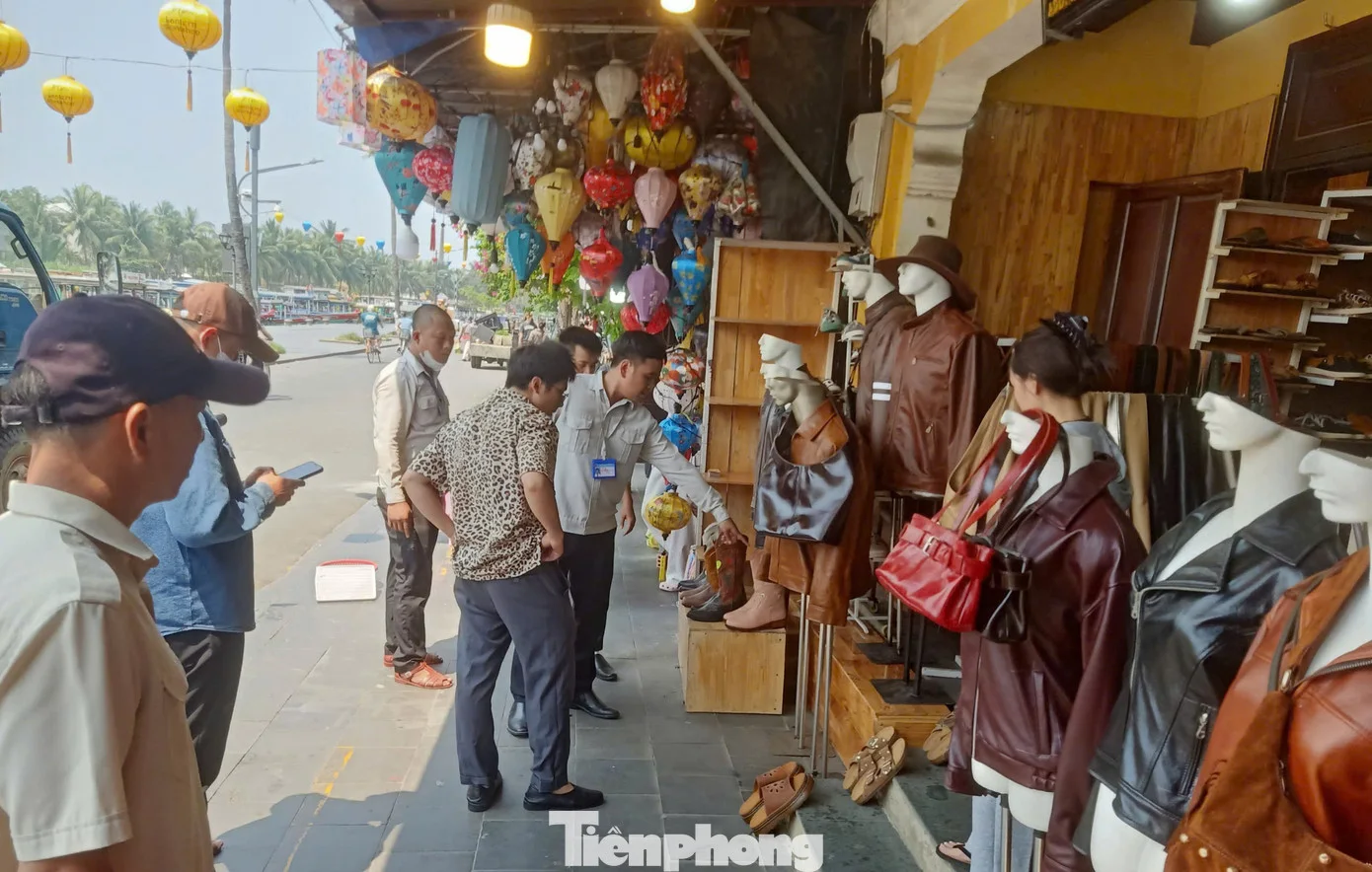 Diện mạo 'lạ' của phố cổ Hội An trước giờ G ‘siết’ vỉa hè- Ảnh 28.