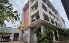 Cận cảnh nhiều trụ sở bỏ hoang, cỏ mọc um tùm... ở Đồng Nai