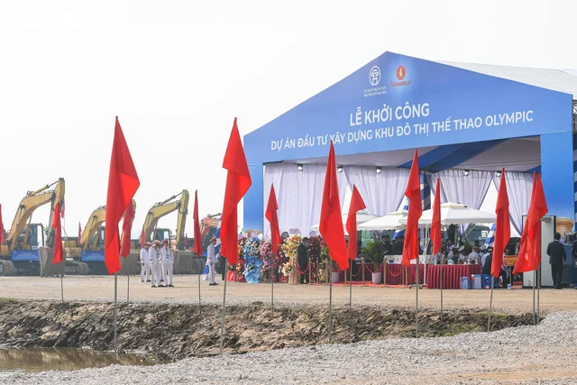 Hàng trăm người dân ngồi chật kín nhà văn hóa nghe mức giá đền bù đất tại siêu dự án Olympic 925.000 tỷ đồng có quy mô lớn nhất lịch sử Vingroup - Ảnh 2.