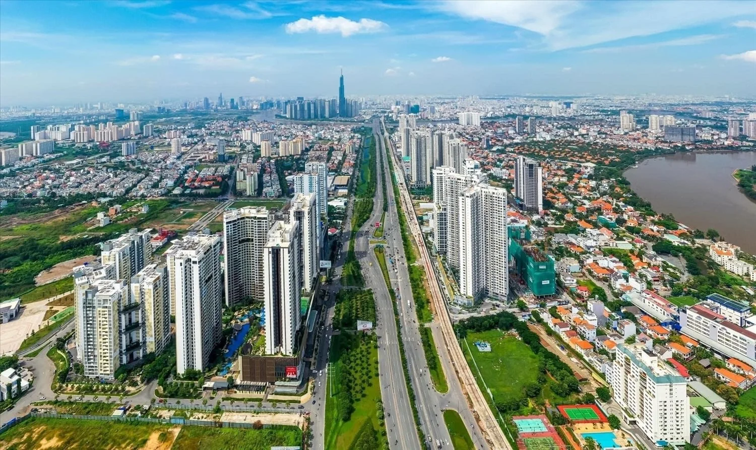 Lãi suất cao “bóp nghẹt” dòng tiền, thị trường bất động sản bước vào cuộc thanh lọc khốc liệt