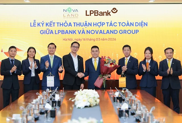 Những cặp cha con đình đám cùng điều hành doanh nghiệp trên sàn chứng khoán - Ảnh 2.