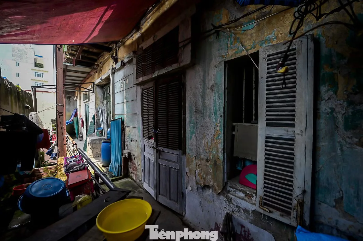 Tận thấy cuộc sống người dân tại các khu chung cư ‘chờ sập’